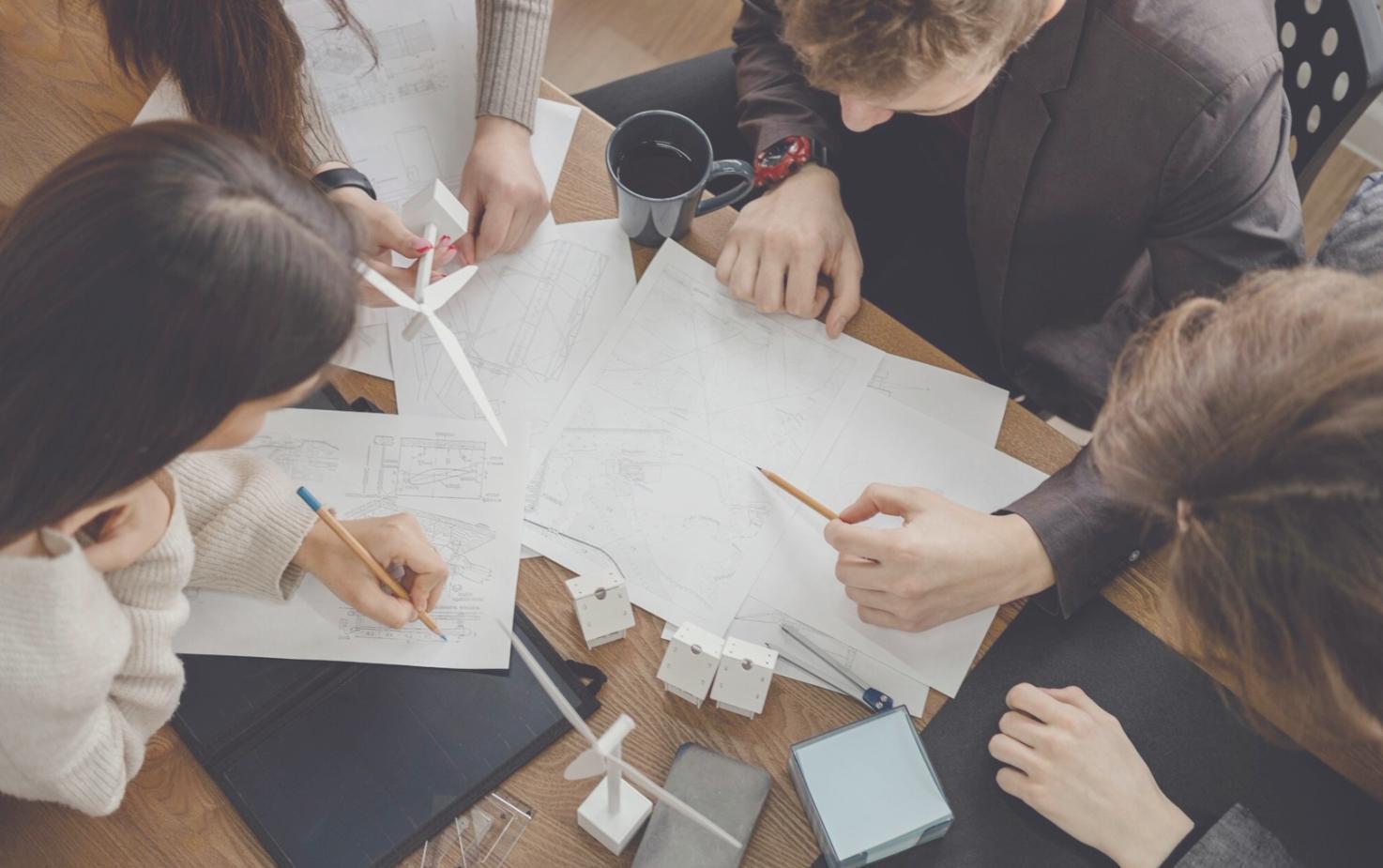 Professionelle Arbeitsumgebung für digitales Lernen im Finanzbereich