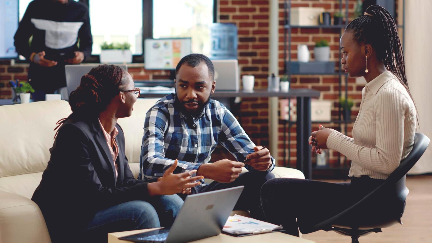 Teammeeting zur Finanzstrategie